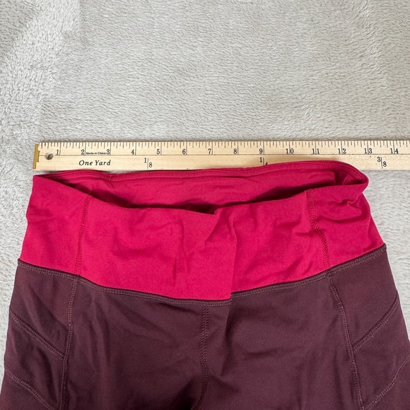 Lululemon Illumina Crop Leggings Womens Size 6 Purple Preowned Yoga Gym Training - Picture 4 of 7